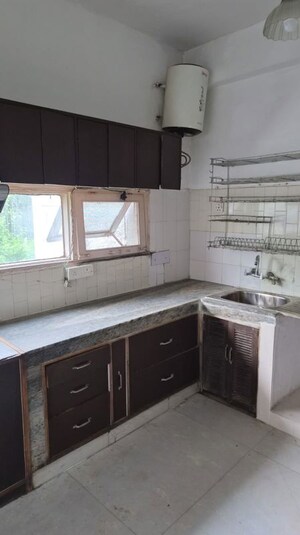 Kitchen in 3.5 BHK Villa at Sainik Farm – for Rent
