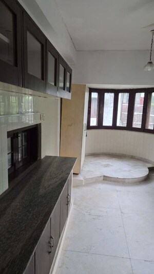 Kitchen in 3.5 BHK Villa at Sainik Farm – for Rent