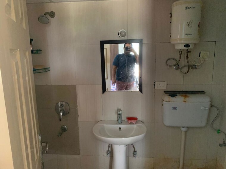 Bathroom, supertech-cape-town 3 Bedroom 1505 Sq.Ft. Apartment In Sector 74 Noida 10692184