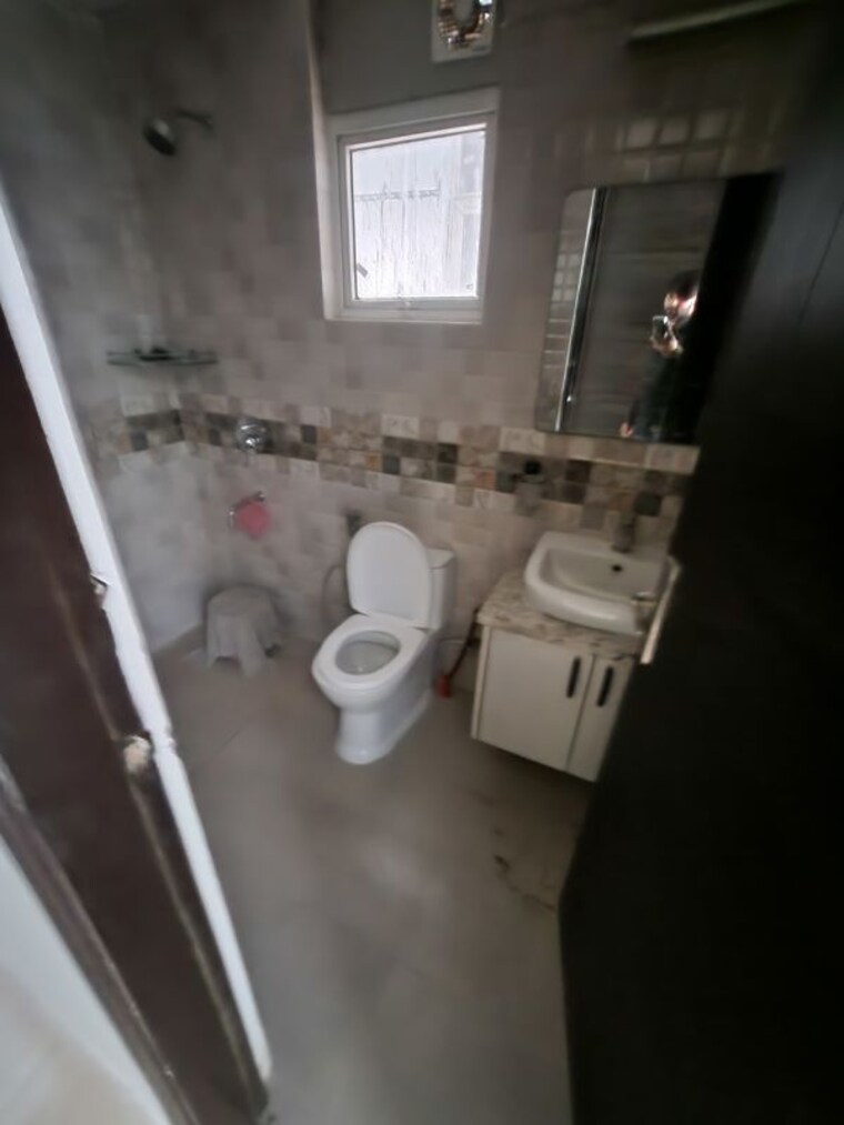 Bathroom, signature-global-park-4-and-5 3 Bedroom 1082 Sq.Ft. Builder Floor In Sohna Sector 36 Gurgaon 10692186