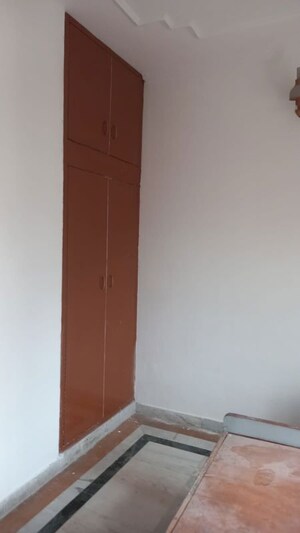 1.5 BHK Builder Floor For Rent in Sector 36 Greater Noida