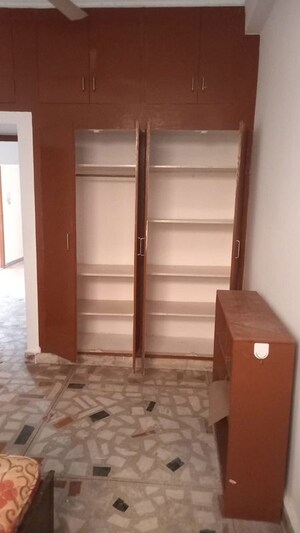 Room in 2 BHK Independent House at Delta Ii Greater Noida – for Rent
