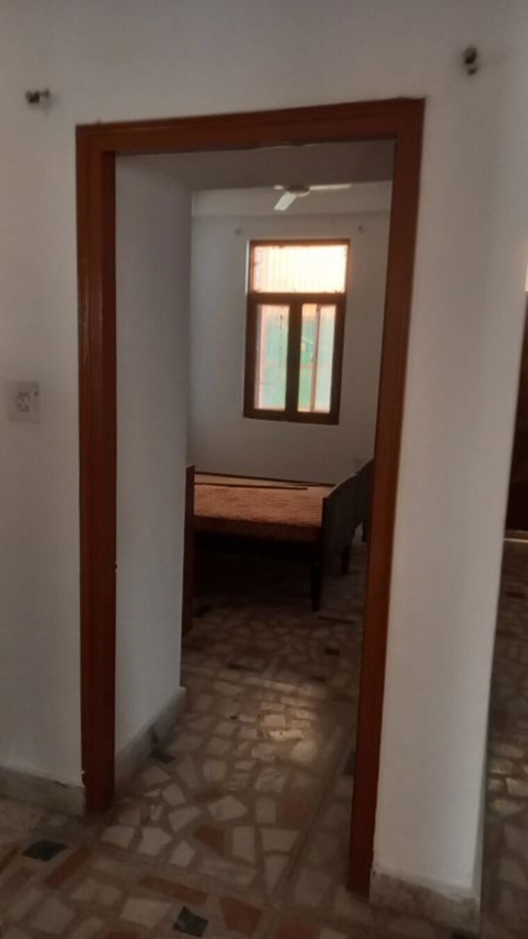 Room, delta ii greater noida 2 Bedroom 120 Sq.Mt. Independent House In Delta Ii Greater Noida Greater Noida 10692220