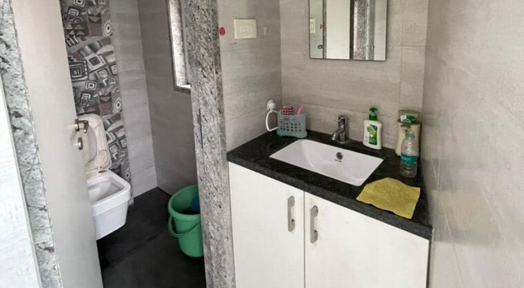Bathroom, kamla-trade-world Commercial Office Space 1011 Sq.Ft. In Lower Parel Mumbai 10692222