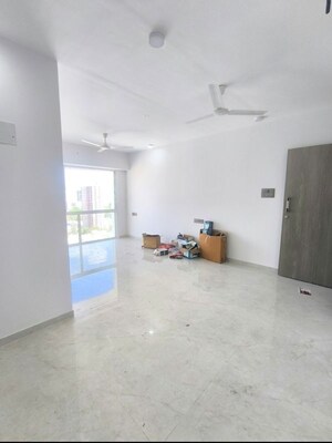 Room in 3 BHK Apartment at Ghodawat Skystar, Goregaon West – for Rent
