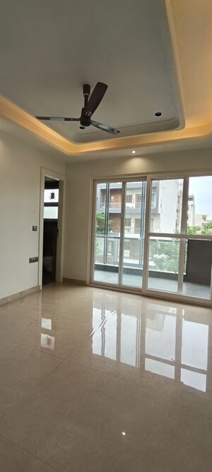 Room in 4 BHK Builder Floor at Parklands, Sector 85 – for Sale