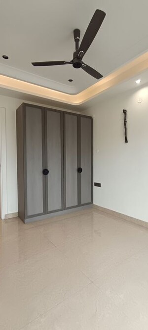 Room in 4 BHK Builder Floor at Parklands, Sector 85 – for Sale