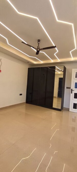 Building Lobby in 4 BHK Builder Floor at Parklands, Sector 85 – for Sale