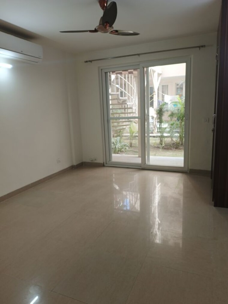 Room, emaar-emerald-floors-premier 3.5 Bedroom 1650 Sq.Ft. Apartment In Sector 65 Gurgaon 10692216
