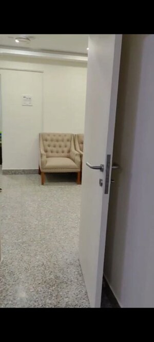Room in 2 BHK Apartment at Cuffe Parade – for Rent