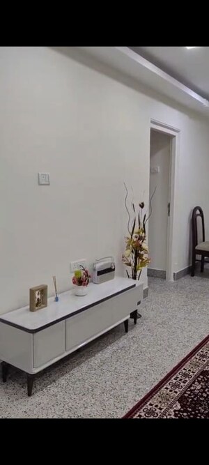 Room in 2 BHK Apartment at Cuffe Parade – for Rent