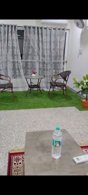 Room in 2 BHK Apartment at Cuffe Parade – for Rent