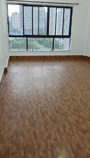 Room in 3 BHK Apartment at Lokhandwala Whispering Palms, Kandivali East – for Rent