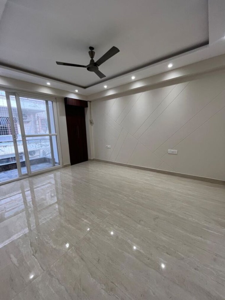 Room, freedom fighters enclave 3 Bedroom 1250 Sq.Ft. Builder Floor In Freedom Fighters Enclave Delhi 10692263
