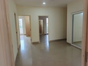 Room in 3.5 BHK Apartment at Emaar Emerald Floors Premier, Sector 65 – for Rent