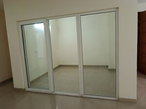Room in 3.5 BHK Apartment at Emaar Emerald Floors Premier, Sector 65 – for Rent