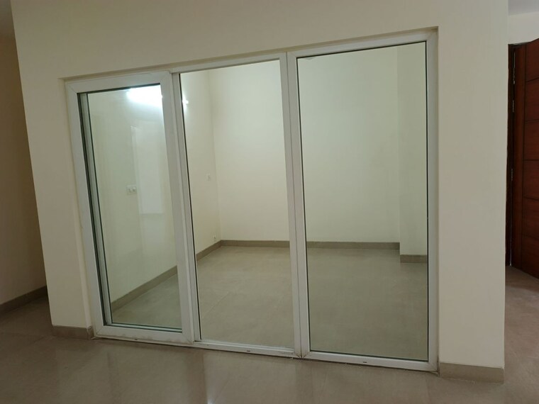 Room, emaar-emerald-floors-premier 3.5 Bedroom 1600 Sq.Ft. Apartment In Sector 65 Gurgaon 10692271