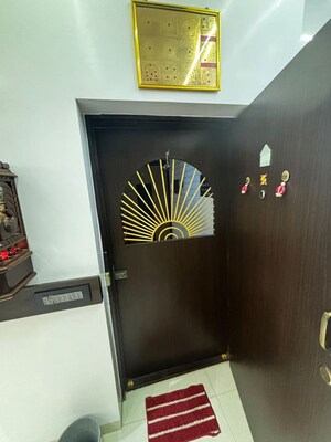 Furnished Amenities in 2 BHK Apartment at MIG Colony, Worli – for Rent