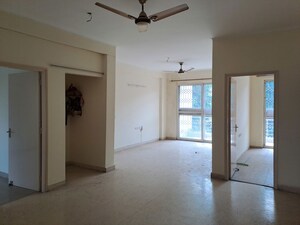 Room in 3.5 BHK Builder Floor at Orchid Island, Sector 51 – for Sale
