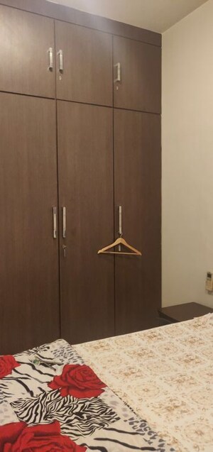 Furnished Amenities in 2 BHK Apartment at Ashok Towers, Parel – for Rent