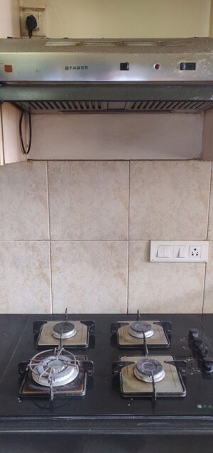 Furnished Amenities in 2 BHK Apartment at Ashok Towers, Parel – for Rent