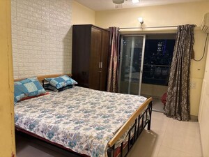 Bedroom in 3 BHK Apartment at Mumbai Central Suburbs – for Rent
