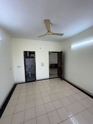 Building Lobby in 3 BHK Builder Floor at Ardee City, Sector 52 – for Sale