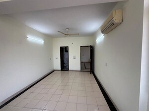Building Lobby in 3 BHK Builder Floor at Ardee City, Sector 52 – for Sale
