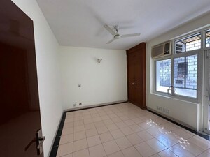 Room in 3 BHK Builder Floor at Ardee City, Sector 52 – for Sale