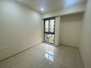 Room in 3 BHK Apartment at Lodha Sterling, Kolshet Road – for Sale