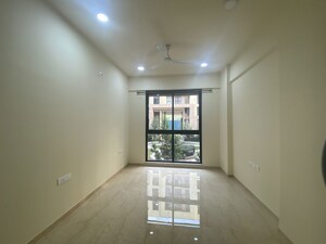 Room in 3 BHK Apartment at Lodha Sterling, Kolshet Road – for Sale