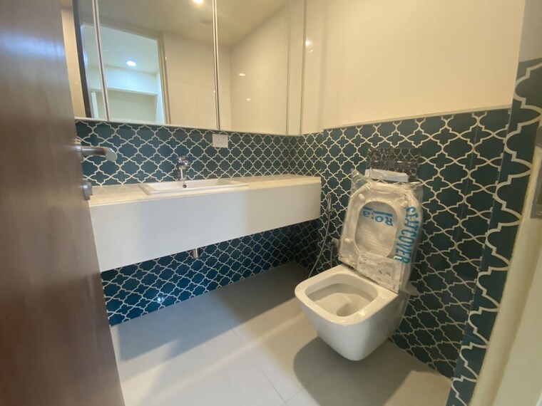 Bathroom, lodha-sterling 3 Bedroom 1500 Sq.Ft. Apartment In Kolshet Road Thane 10692330