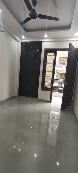 Room in 3 BHK Builder Floor at RPS Palm Drive, Sector 88 – for Sale