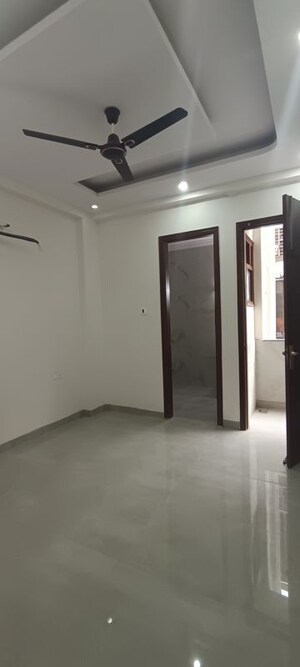 Room in 3 BHK Builder Floor at RPS Palm Drive, Sector 88 – for Sale