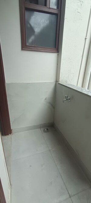 Room in 3 BHK Builder Floor at RPS Palm Drive, Sector 88 – for Sale
