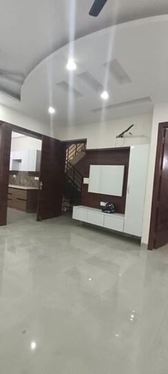 3 BHK +Builder Floor For Sale in RPS Palm Drive