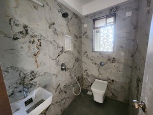 Bathroom in 3 BHK Apartment at Mumbai Central Suburbs – for Rent