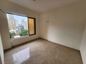 Room in 3 BHK Apartment at Mumbai Central Suburbs – for Rent