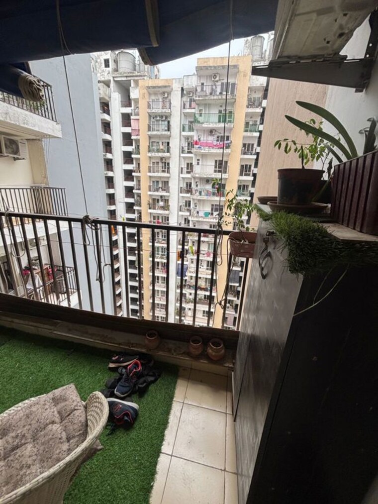 Balcony, panchsheel-greens-ii 3.5 Bedroom 1820 Sq.Ft. Apartment In Sector 16 Greater Noida Greater Noida 10692367