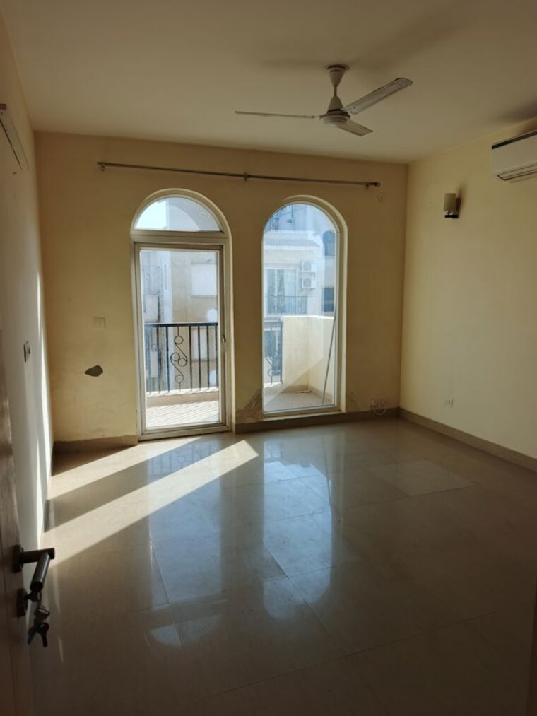 Room, emaar-emerald-floors-premier 3.5 Bedroom 1650 Sq.Ft. Apartment In Sector 65 Gurgaon 10692366