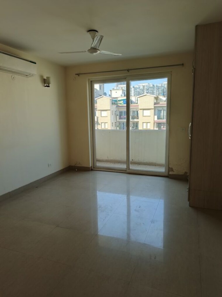 Room, emaar-emerald-floors-premier 3.5 Bedroom 1650 Sq.Ft. Apartment In Sector 65 Gurgaon 10692366