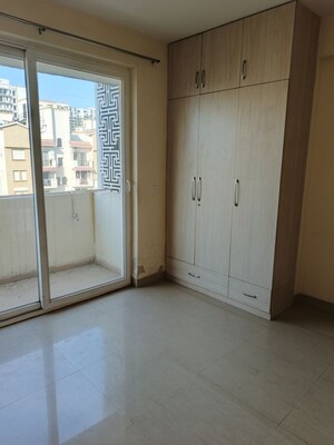 Room in 3.5 BHK Apartment at Emaar Emerald Floors Premier, Sector 65 – for Sale