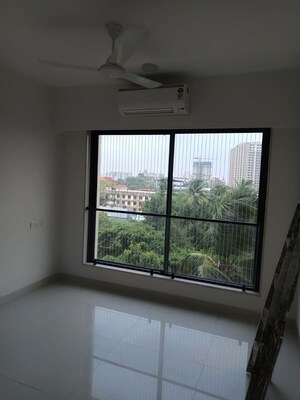 Room in 3 BHK Apartment at Nine Ramaa Krishna, Bandra East – for Rent