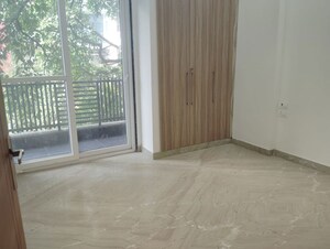 Room in 3 BHK Builder Floor at Chittaranjan Park – for Rent