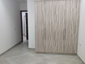Room in 3 BHK Builder Floor at Chittaranjan Park – for Rent
