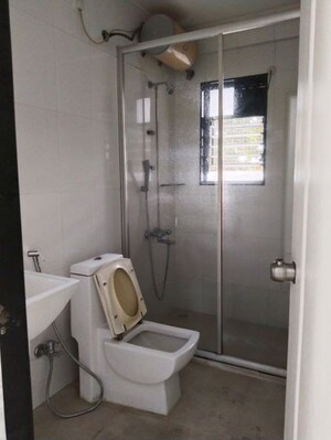 Bathroom in 4 BHK Apartment at Darode Jog Blossom Bouleward, Koregaon Park – for Rent