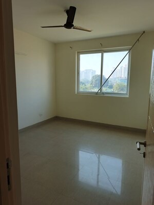 Room in 3.5 BHK Apartment at Emaar Emerald Floors Premier, Sector 65 – for Sale