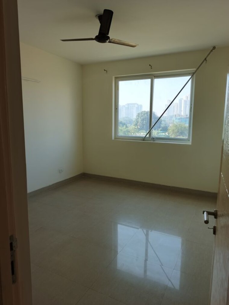 Room, emaar-emerald-floors-premier 3.5 Bedroom 1600 Sq.Ft. Apartment In Sector 65 Gurgaon 10692396