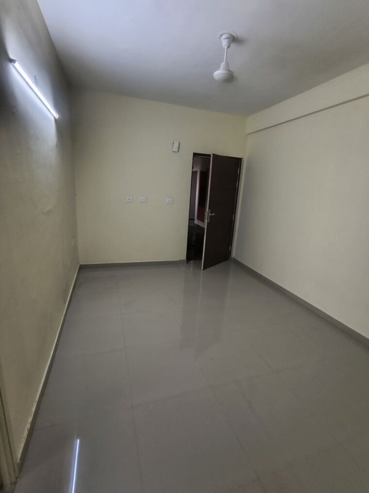 Room, pyramid-midtown 2 Bedroom 1000 Sq.Ft. Apartment In Sector 59 Gurgaon 10692404