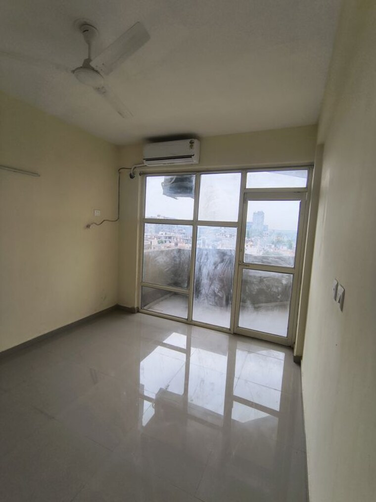Room, pyramid-midtown 2 Bedroom 1000 Sq.Ft. Apartment In Sector 59 Gurgaon 10692404